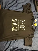 Camiseta unisex para despedida de soltera, ropa con diseño de corazón y flecha del escuadrón de la novia, con eslogan femenino, para chica y pareja