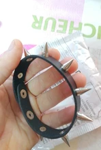 Pulsera gótica negra Punk para mujer, remache de punta cónica, brazalete de cuero negro, talla grande, Unisex