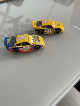 Disney-coche de carreras de Pixar Cars 2 para niños, juguete de Metal fundido a presión, Rayo McQueen número 101, 90, 92, 52, escala 1:55, juguete para regalo