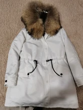 BLUENESSFAIR-abrigo de piel auténtica de zorro para mujer, chaqueta de invierno, Parka larga, Cuello de piel de mapache Natural, ropa de calle cálida