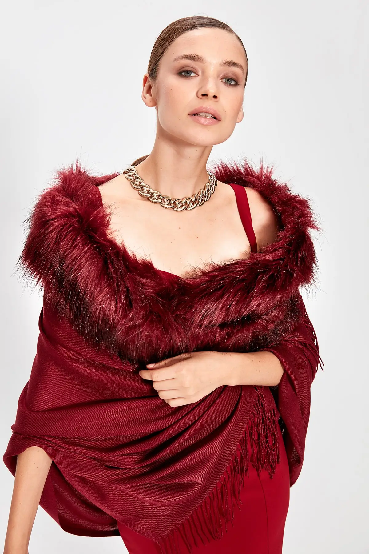 

Trendyol Burgundy Fur Collar Shawl TPRAW20SL0003
