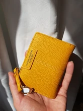 Cartera de piel sintética suave para mujer, cartera amarilla de marca, monedero Mini con broche, tarjetero, billetera corta, Bolso pequeño Delgado, llavero con cremallera