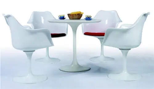 Saarinen круглый стол тюльпан белый диам 70 СМ Круглая глянцевая лакированная поверхность