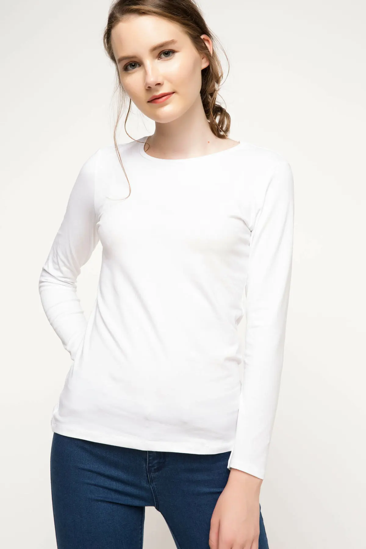 Дефакто Дамы Crewneck с длинным рукавом футболки Женская мода твердые тонкие