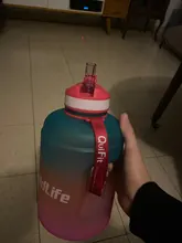QuiFit-botella de agua de 3,78l, 2,2 L, 1,3 L, 128oz, galón, con pajita de plástico transparente, herramienta de gimnasio, jarra, taza deportiva gratis de BPA
