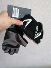 Boodun-guantes de levantamiento de pesas para hombre, guantes de medio dedo para gimnasio, Fitness, con envoltura de muñeca, soporte para Crossfit, entrenamiento deportivo, guantes de entrenamiento