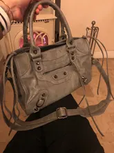 Bolso europeo de cuero PU para motocicleta para mujer, bandoleras cruzadas con remaches y borlas