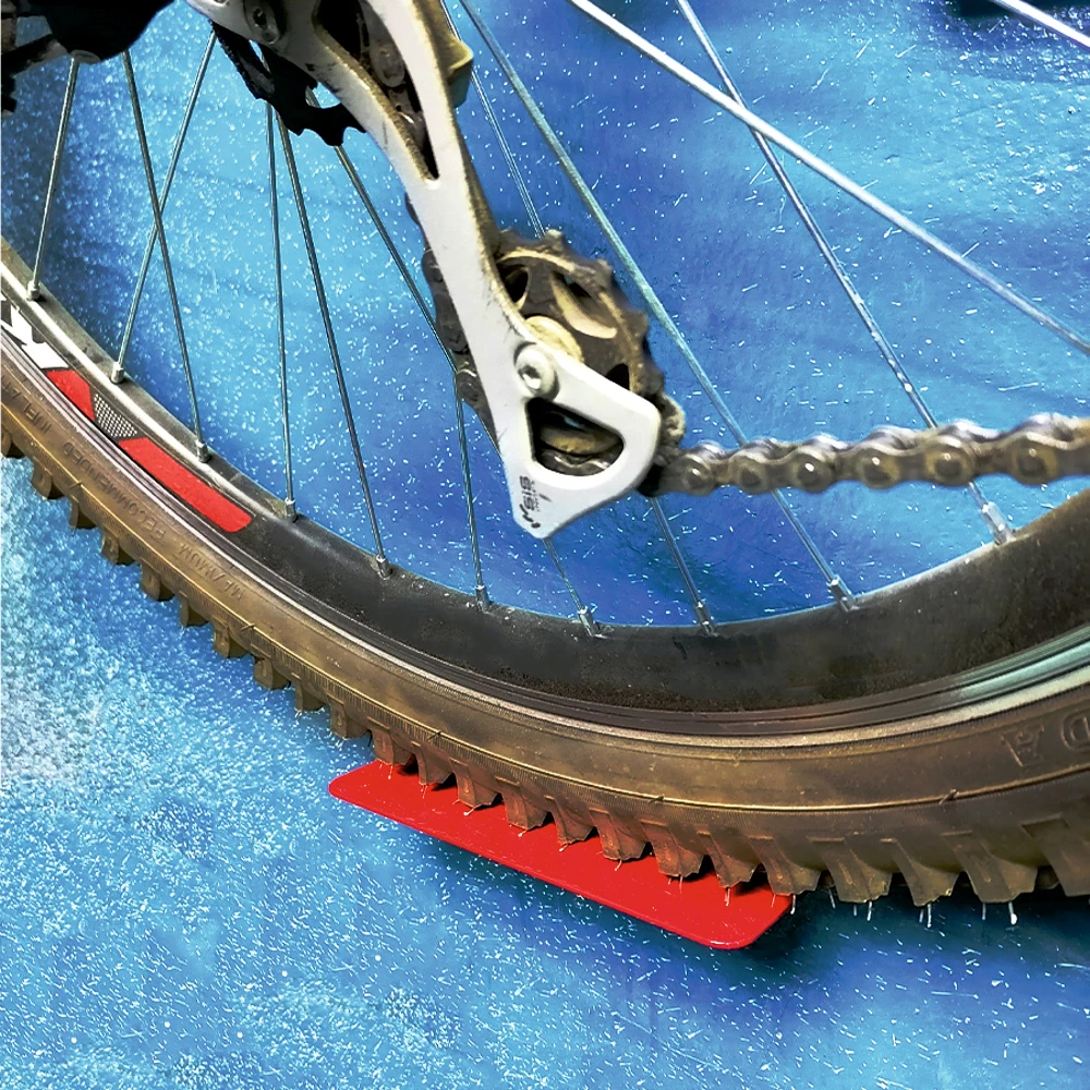 Mounting for a bicycle on the wall. Original bracket for horizontally for pedal For accessories Bikes accessories footrest rack 3pcs / set padlock holder with wall tire wall storage stand