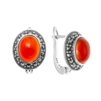 

Silver earrings with carnelian