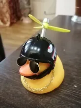 Casco de viento roto de pato amarillo pequeño, accesorios bonitos para coche Interior, Ola de viento rota, adorno de coche de pato, decoración de ciclismo