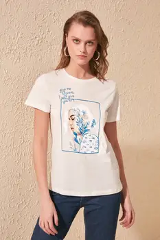 

Trendyol Printed Basic Knitted T-Shirt TWOSS20TS0811