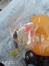 Casco de viento roto de pato amarillo pequeño, accesorios bonitos para coche Interior, Ola de viento rota, adorno de coche de pato, decoración de ciclismo