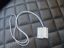 Barato MC-38 cable Sensor de ventana de puerta MC38 interruptor magnético normalmente cerrado NC para nuestra casa gsm/pstn sistema de alarma por cable