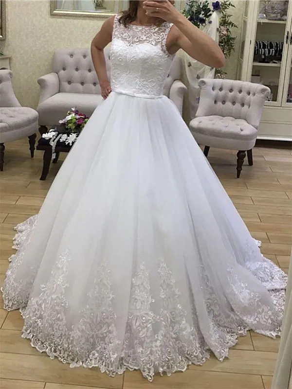 

Ball Gown Tulle Applique Scoop Sleeveless Court Train Wedding Dresses