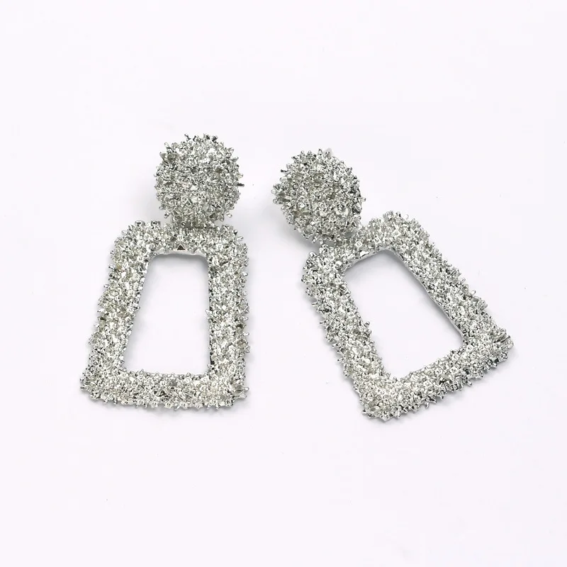 10656338829_1626211359