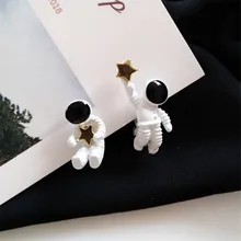 

Asymmetric Pentagram Astronauts Earrings For Women Creative Personality Space Astronaut Stud Earring Girls Party Jewelry Gifts