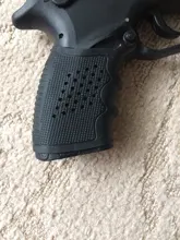 Pistola táctica pistola de mano goma militar accesorio manga antideslizante Airsoft disparo caza pistola negra agarre guante protección cubierta