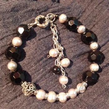 

Bracelet made of pearls and zircon with pendant, zirconra