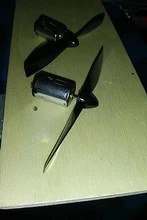 Micro Helicopter-Fan Airplane Propeller-Model CCW Dc Motor Black 17000RPM 3V with Red