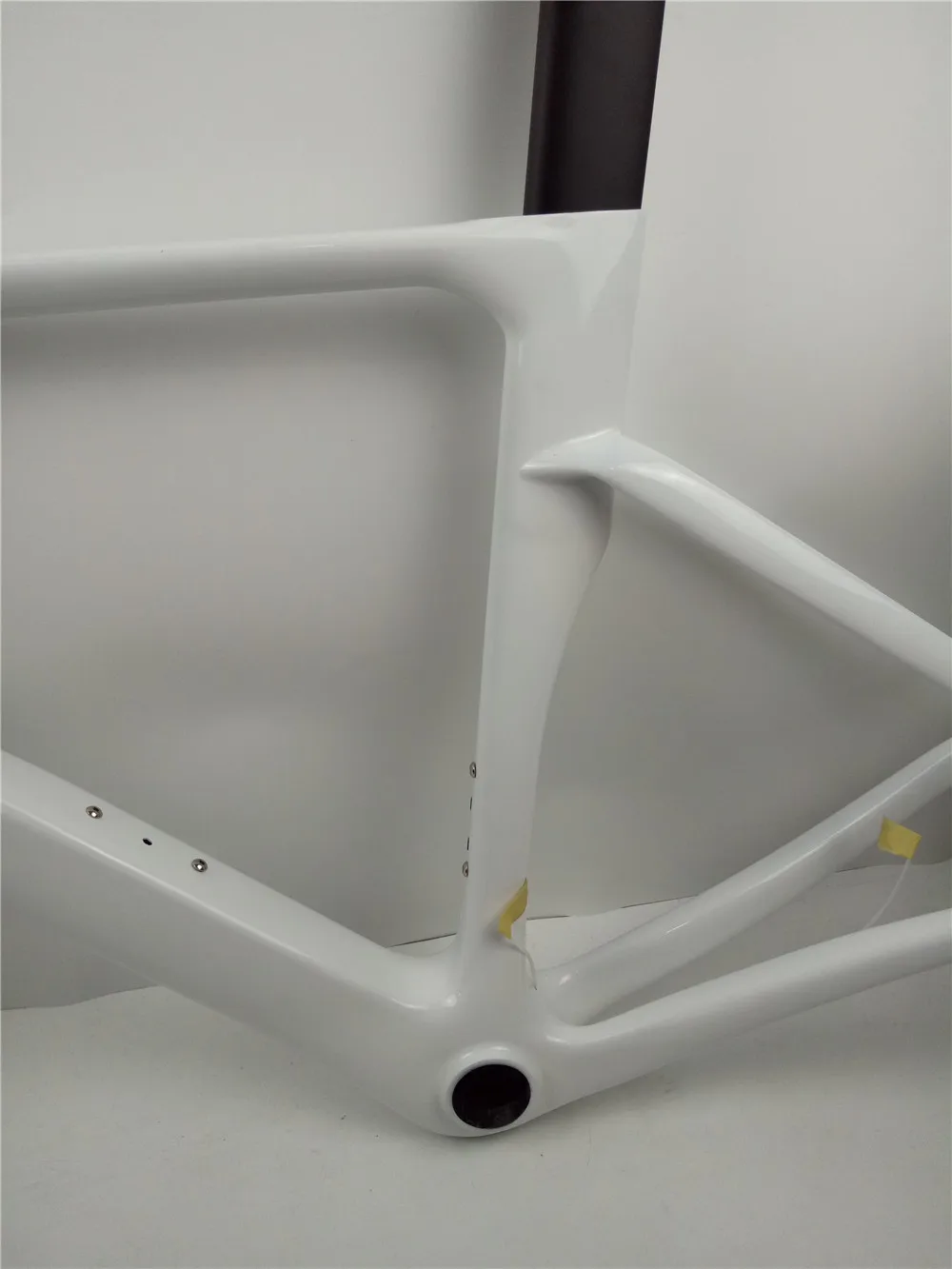 

2020 new carbon road frame bicycle racing bike frame Di2 dedicated internal wiring 12x142mm thru axle 700C aero road Framesets