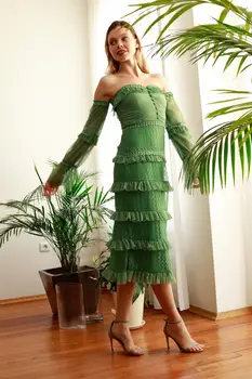 

Trendyol Button Detail Frilly Dress TPRSS19FZ0181