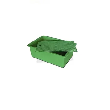 

Gomez and Crespo green plastic flat bucket without Sandwich for rabbit nests