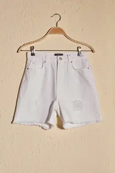 

Trendyol Ripped Detailed Denim Shorts TWOSS20SR0288