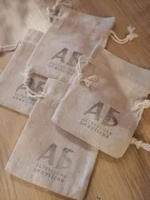 Lino Natural bolsas de regalo de joyería 8x11cm 9x12cm 10x15cm, 13x17cm paquete de 50 logotipo personalizado maquillaje bolso bolsas