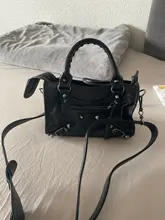 Bolso europeo de cuero PU para motocicleta para mujer, bandoleras cruzadas con remaches y borlas