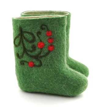 

Women's felt boots multi-color.