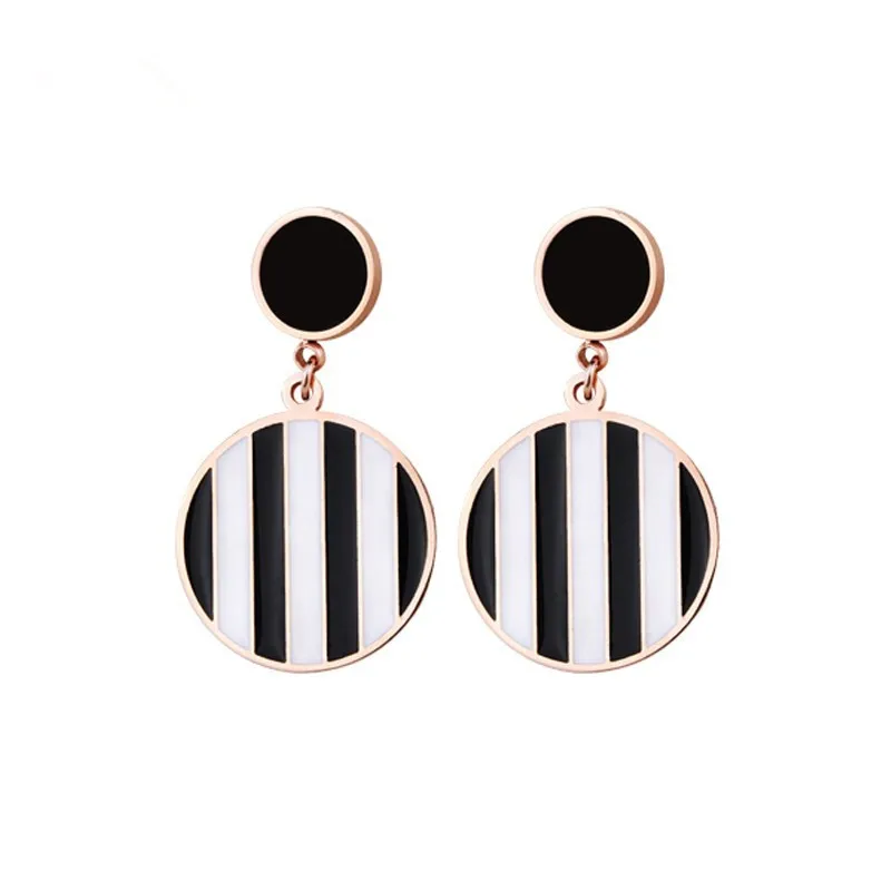 

2019 Hot - selling round brand titanium steel colorfast anti - allergic ear nails new simple Korean version