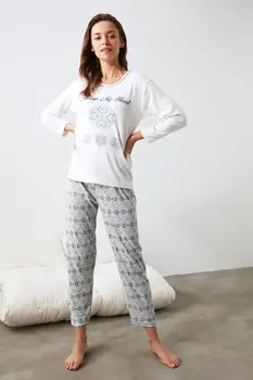 

Trendyol Patterned Knitted Pajamas Set THMAW21PT0531