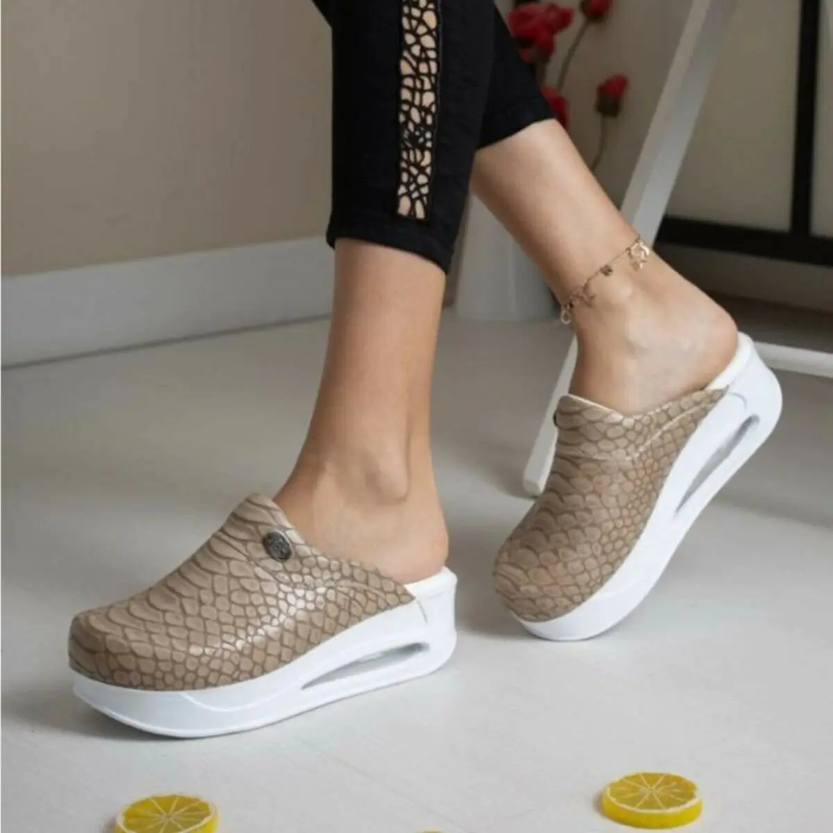 

2022 New Orthopedic Sabo Women Slippers Sandals Shoes Nurse Doctor Hospital Medical Casual Quality Soft Comfort Anti-Slip Clogs
