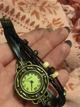 Relojes de pulsera Vintage para mujer y niña, pulsera con hoja, brazalete de cuero colgante, regalo