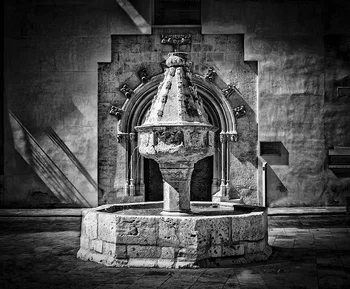 

Cuadro printout over canvas mounted over tenter. Theme: Source Trinity. Xàtiva