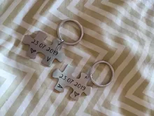 2 uds par llavero, regalos para marido, esposa, novio San Valentín novia personalizado Fecha y dos iniciales llaveros para él