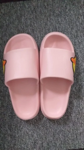 Lindas sandálias de pato