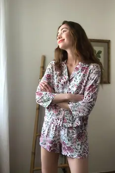 

Trendyol Flower Printed Viscose Woven Pajamas set THMSS20PT0264