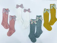 Calcetines con lazo Floral para niñas pequeñas, medias largas de algodón suave hasta la rodilla para bebés, Estilo Princesa a rayas para niños de 0 a 5 años
