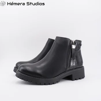 

Booties Women inverno with comfortable platform boots with zipper available in black and brown with stamping animal
