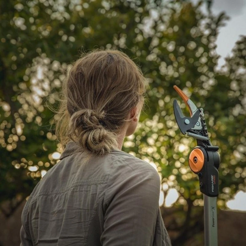 Универсальный садовый сучкорез Fiskars PowerGear™UPX82(1023625