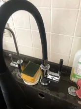 LEDEME-grifo de cocina giratorio de un solo orificio, mezclador de agua de goma de 360 grados, color blanco y negro, L4199