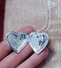 Diseño único tallado corazón-marco de fotos con forma colgante con abalorio, collares de medallón ajustables, joyería conmemorativa para hombres y mujeres