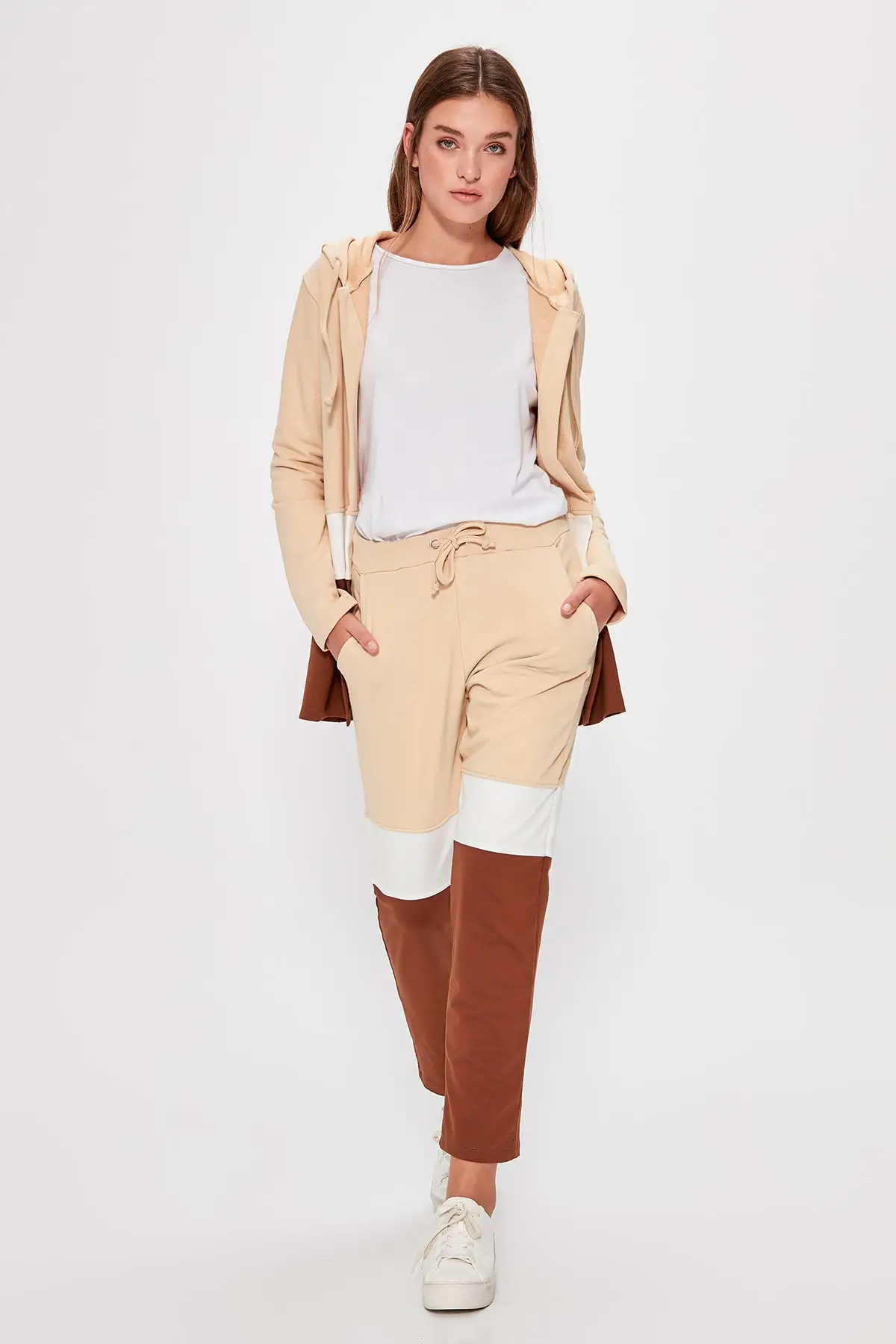 

Trendyol Multicolour Knitted Sweatpants TWOAW20EA0048