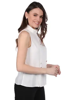 

Markapia Button Detail Bluz