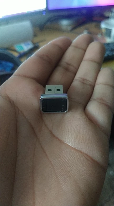 Отзыв о товаре USB-считыватель отпечатков пальцев для безопасных ключей Windows, биометрический сканер отпечатков пальцев, сенсорный модуль для мгновенного прикосновения, простой в использовании, 1 шт. от пользователя V***l