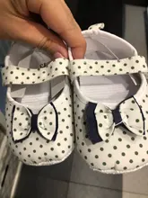 Zapatos para bebé recién nacido, suela antideslizante, zapato de cuna con estampado de lunares y lazo, zapatilla de deporte informal para bebé de 3 a 12 meses, 2019