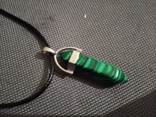 Colgante de cristal Natural con forma de columna Hexagonal para mujer, colgante de piedras, cadena de cuero, joyería