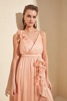 

Trendyol Flywheel Detailed Evening & Prom Gown TPRSS20AE0066