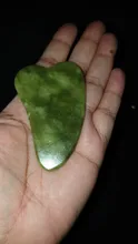 Gua Sha-Rodillo verde 2 en 1, herramientas de Jade Natural, masajeador con piedras para cara, cuello, espalda y Jawline